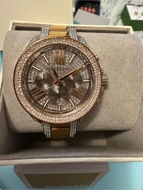 Michael kors glitz watch.